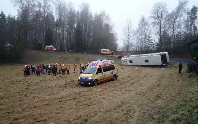 Na místě zasahovalo pět jednotek hasičů. Foto: HZSLK