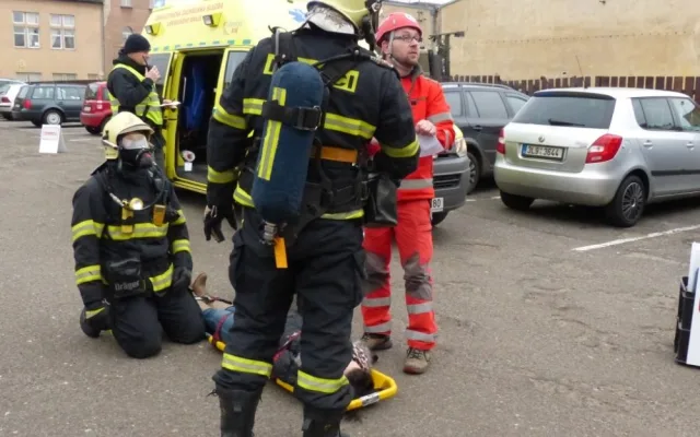 Čtrvteční cvičení v kasárnách. Foto: HZSLK