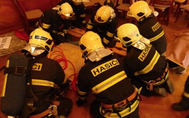 Čtrvteční cvičení v kasárnách. Foto: HZSLK