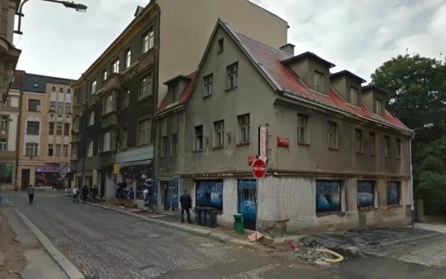 Tady měl dům stát. Foto: Google maps