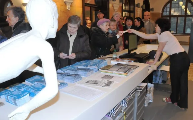 Městské lázně vzaly útokem stovky návštěvníků. Foto: Jiří Langer
