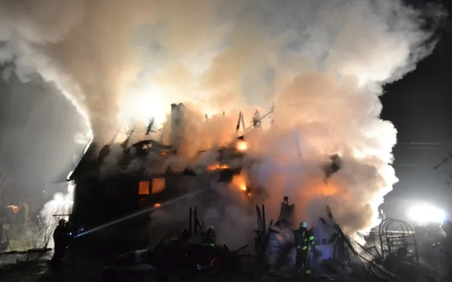 Na Frýdlantsku lehlo popelem stavení plné zvířat. Foto: HZSLK