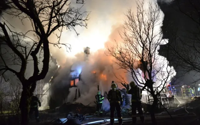 Na Frýdlantsku lehlo popelem stavení plné zvířat. Foto: HZSLK