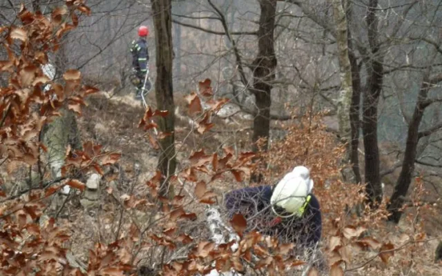 Záchrana psa byla fyzicky náročná. Foto: HZSLK