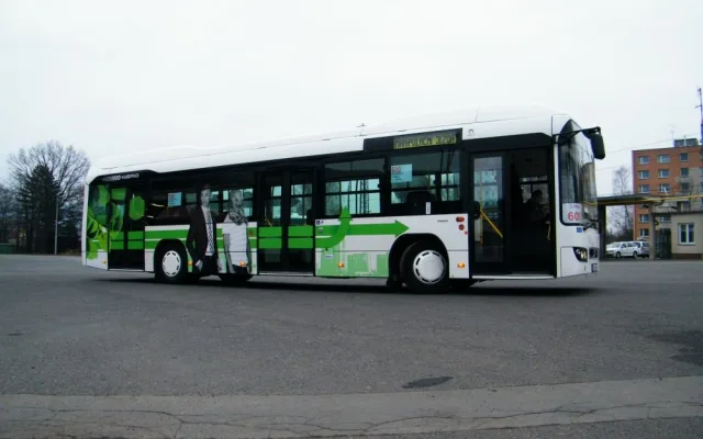 Liberecké ulici brázdí od úterý nový bezbariérový autobus Volvo
