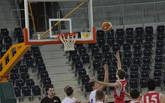 Pod Ještědem odstartoval turnaj, který má mládež přitáhnout k basketbalu. Foto: Jan Vrabec