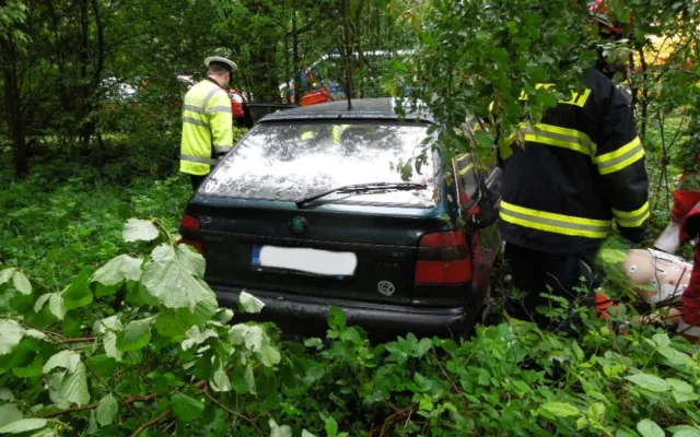Nehoda u obce Pihel. Foto: HZSLK