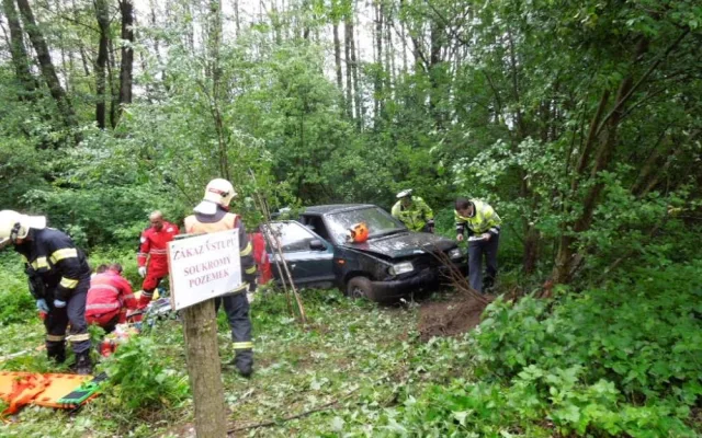 Nehoda u obce Pihel. Foto: HZSLK