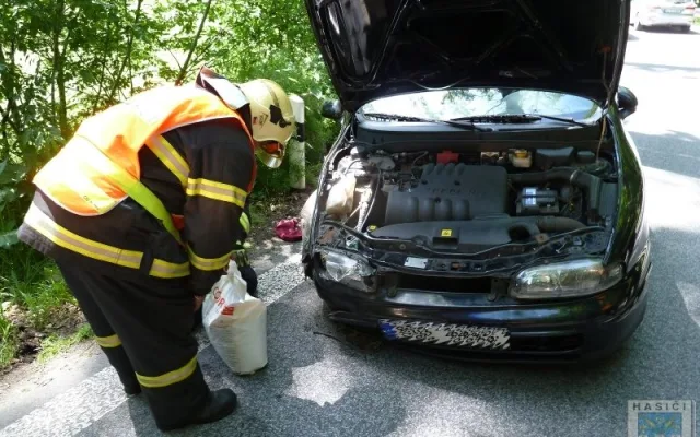 Další nehoda na Grabštejně se obešla bez těžkých zranění. Foto: Hasiči Hrádek nad Nisou