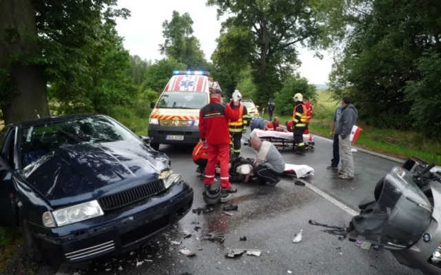 Nehoda si vyžádala tři zranění. Foto: HZSLK