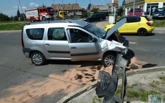 Nehoda se obešla bez zranění. Foto: Hasiči Hrádek nad Nisou