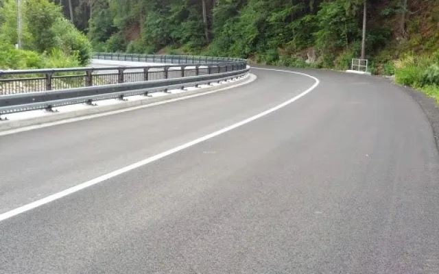 Nová silnice mezi Novou Vsí a Chrastavou. Foto: čtenář Liberecké Drbny