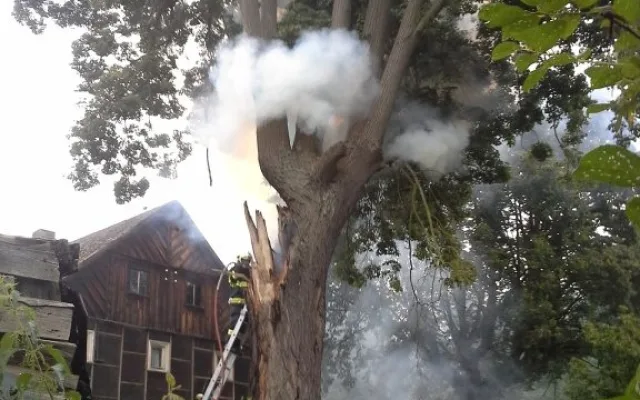 Bouřky od neděle trápí hasiče napříč celým krajem. Foto: HZSLK