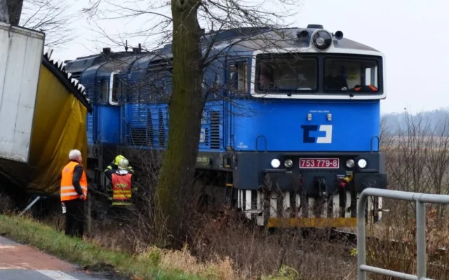 Tragédie u Turnova. Nehod asi vyžádala dva životy. Foto: HZSLK