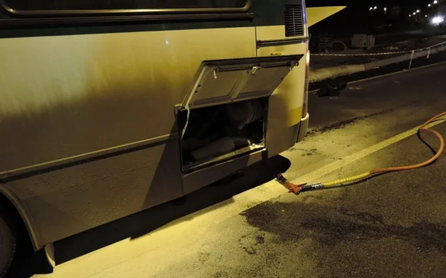 Technická závada zapříčinala požár autobusu. Foto: HZSLK