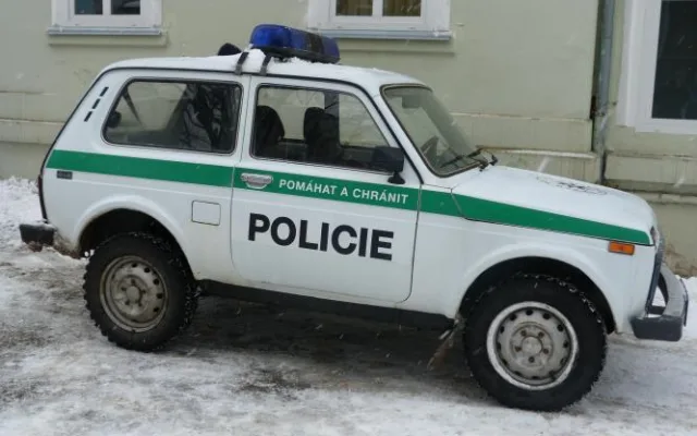 Nová škodovka nahradila ve vozovém parku dosluhující Ladu. Foto: Policie ČR