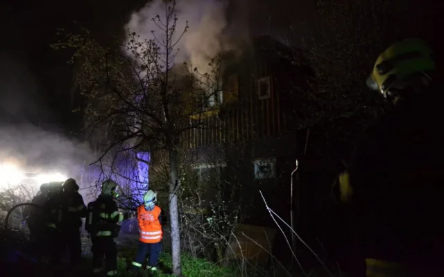 Požár v Andělčině ulici. Foto: HZSLK