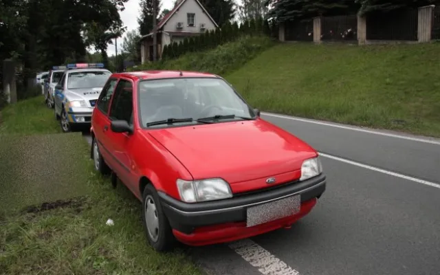 Zakuklenci si v Mníšku počíhali na drogového dealera. Foto: Policie ČR