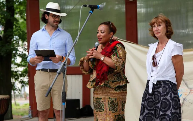 V Liberci startují doteky Afriky, Bárta mluvil o vážkách