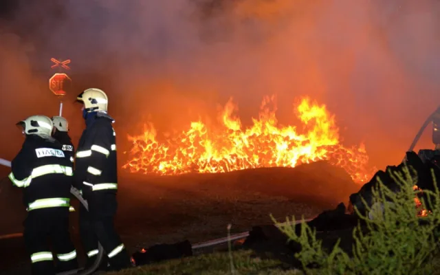 Noční požár chalupy na Semilsku napáchal škody za milion