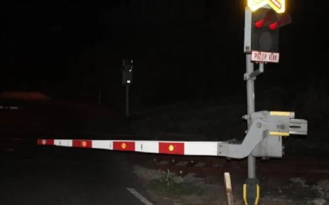 Závoru v Horní Polici přerazil kamion. Foto: Policie ČR