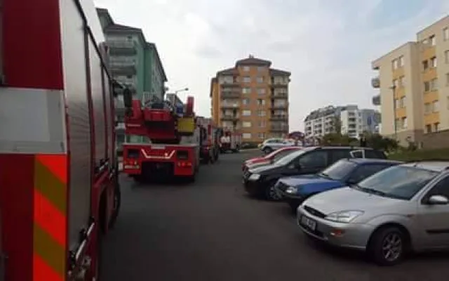 V ulici Seniorů hořelo. Požár nejspíš způsobila klimatizace. Foto: David Fišer