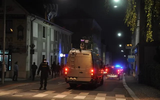 Libercem prošel pochod fanoušků Groningenu, policie musela zasahovat