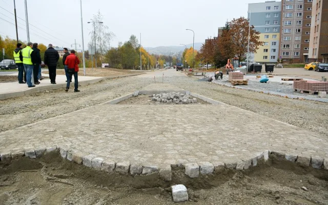 V Dobiášově ulici se začíná rýsovat nový kruhový objezd