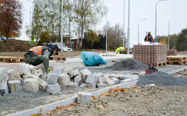 V Dobiášově ulici se začíná rýsovat nový kruhový objezd