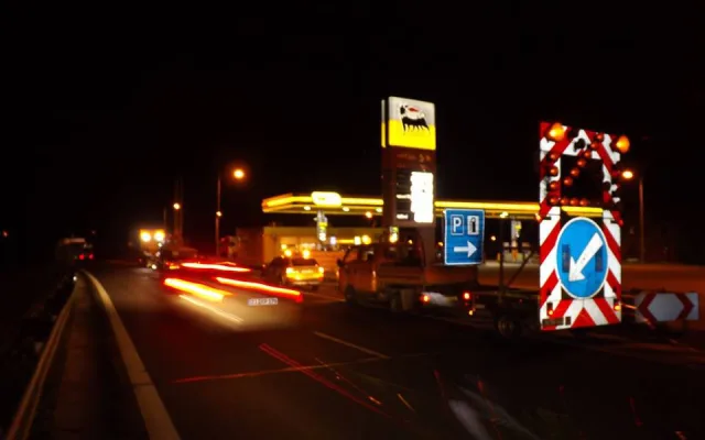 Porouchaná Avie blokovala celé úterní odpoledne silnici na Děčín