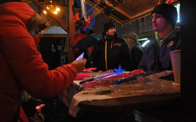 Na náměstí u radnice začaly adventní trhy