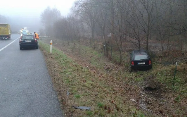 Rychlostku na Liberec zablokovala ve čtvrtek ráno hromadná nehoda