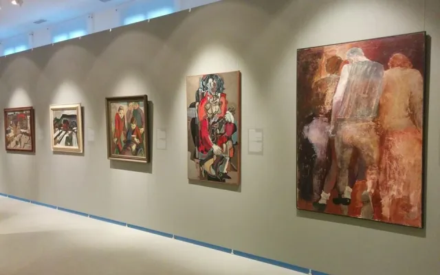 V galerii začala trojice výstav, na jedné jsou pařezy