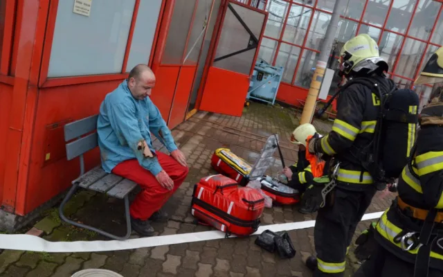 Vozovnu dopravního podniku zachvátil požár, naštěstí ale jen cvičně
