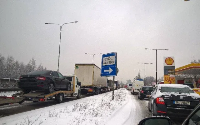 Situace před tunelem v Liberci.