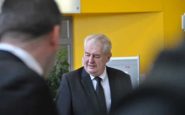 Zeman přislíbil, že pomůže při jednání o výjimce pro Ještěd