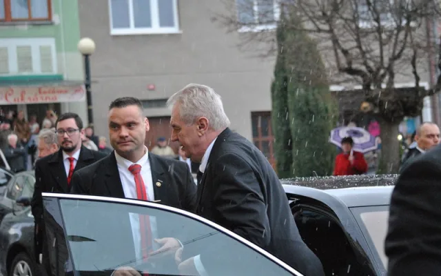 Zeman přislíbil, že pomůže při jednání o výjimce pro Ještěd