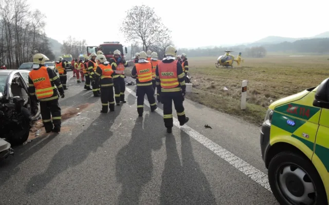 Další tragická nehoda. Při dopravní nehodě u Rynoltic zemřel člověk