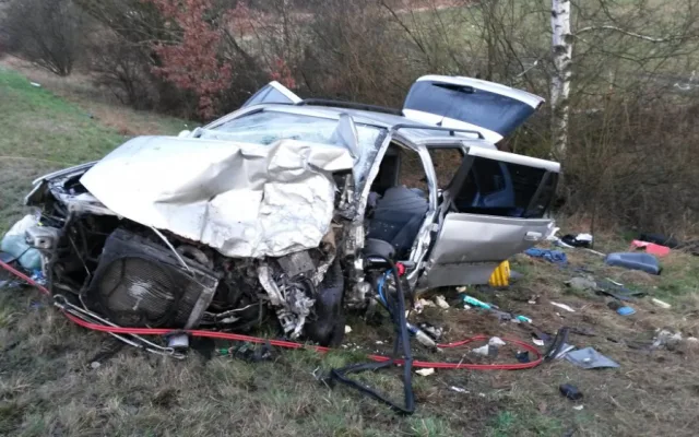 Vážná nehoda uzavřela silnici z České Lípy do Mimoně
