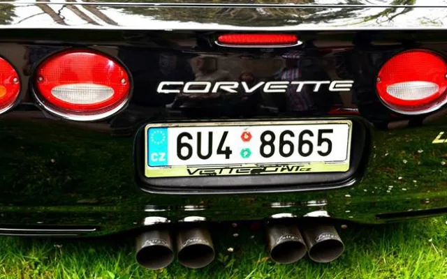 Na Sychrově si dali dostaveníčko milovníci amerických automobilových veteránů
