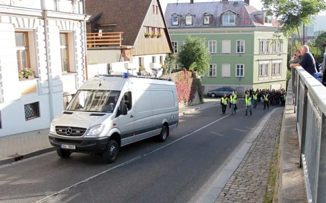 Libercem prošel pochod pěti stovek řeckých fanoušků