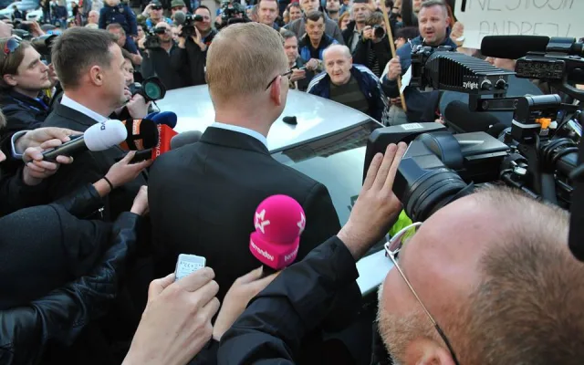 Demonstrace před Imperialem.