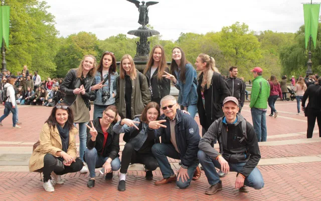 Studentky oboru Fashion design z libereckých Kateřinek předvedli svou tvorbu v New Yorku