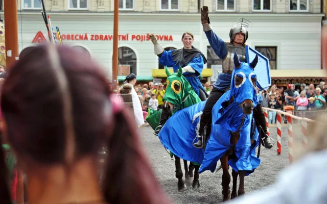 Jarmark před radnicí.