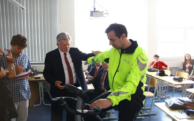 Cyklistickou bundu představil docent Havelka