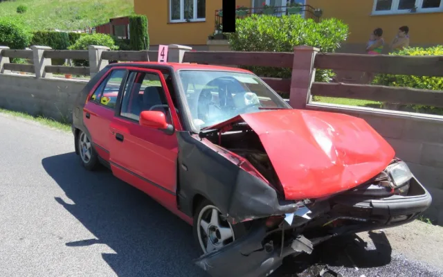 Nikdy nevlastnila řidičák, přesto usedla za volant. Havarovala i s miminkem na sedačce spolujezdce.