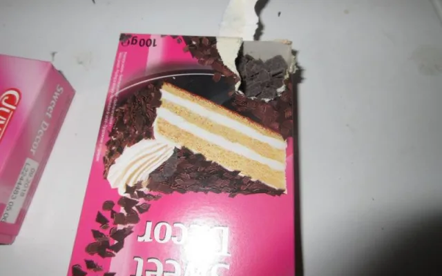 Myší trus, odpad a okousané potraviny. Inspekce zavřela další samoobsluhu.