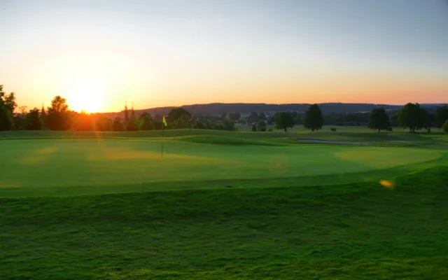 Tak trochu jiná letní dovolená. Golfresort Monachus láká na přírodu, klid a kvalitní služby.
