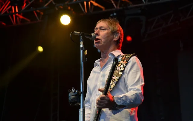 Status Quo po osmi letech v Liberci. Vesecký areál aplaudoval tříakordovému boogie.