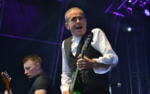 Status Quo po osmi letech v Liberci. Vesecký areál aplaudoval tříakordovému boogie.
